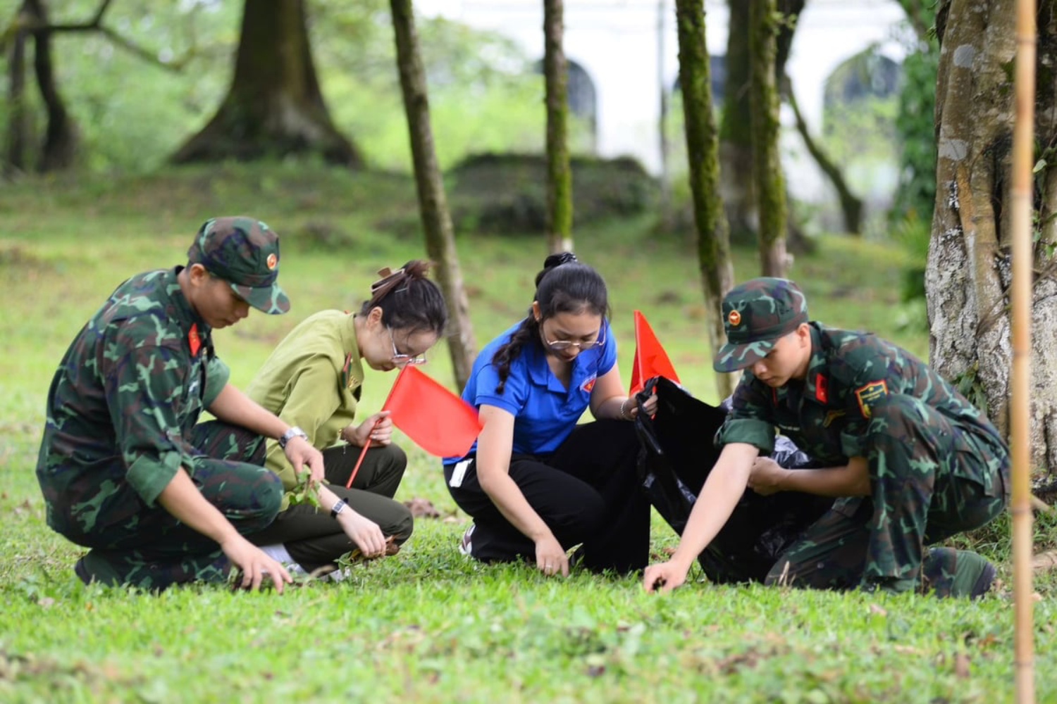 Cong-ty-CP-VietISO-tham-gia-Chuong-trinh-Thanh-nien-lam-theo-loi-Bac-tai-Vuon-Quoc-gia-Ba-Vi_vietiso.com