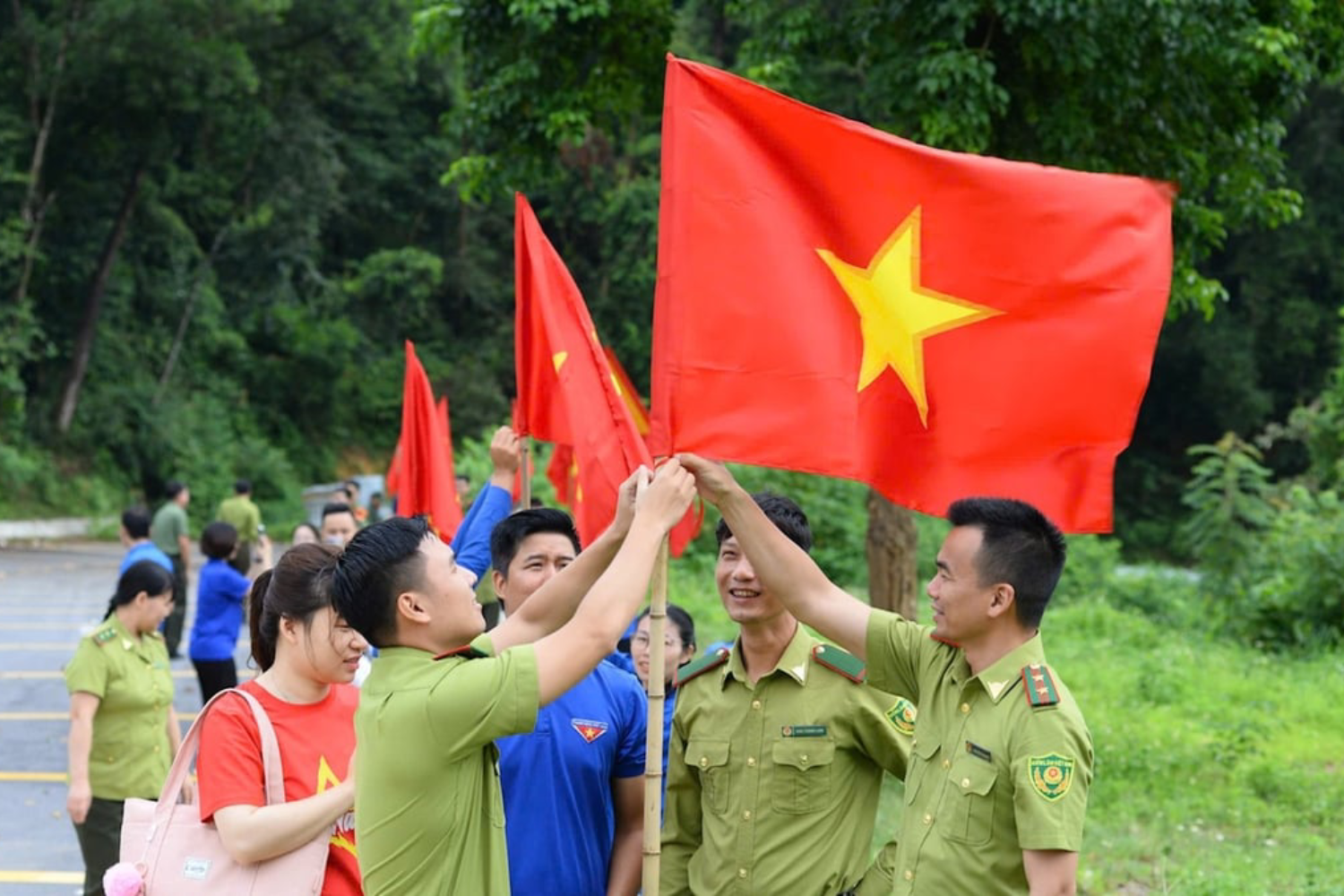 Cong-ty-CP-VietISO-tham-gia-Chuong-trinh-Thanh-nien-lam-theo-loi-Bac-tai-Vuon-Quoc-gia-Ba-Vi_vietiso.com