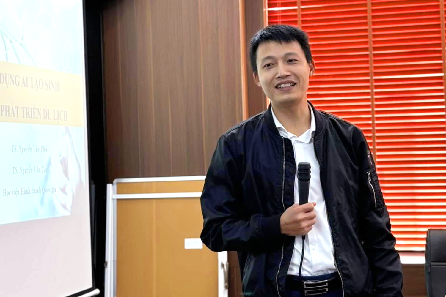 Hoi-thao-khoa-hoc-Ung-dung-AI-tao-sinh-trong-Quan-tri-Kinh-doanh-va-Du-lich_vietiso.com