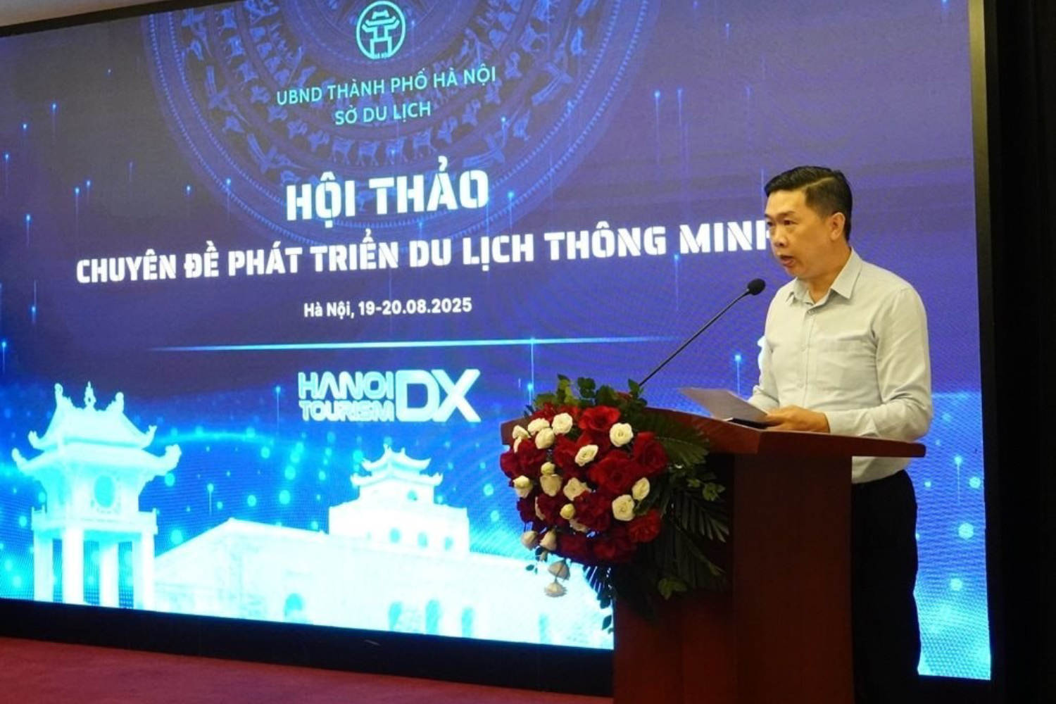 Ong-Nguyen-Huu-Viet---PGD-TTTTXT-du-lich-phat-bieu-tai-Hoi-thao-chuyen-de-phat-trien-du-lich-thong-minh_vietiso.com