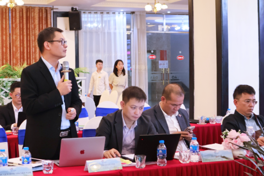 Ông Nguyễn Quyết Tâm - Chủ tịch HĐQT Công ty VietISO phát biểu tại Hội tahor Ong-Nguyen-Quyet-Tam-phat-bieu-tai-Hoi-thao-xay-dung-tieu-chi-danh-gia-diem-den-nong-thon-gan-voi-tang-truong-xanh_vietiso.com