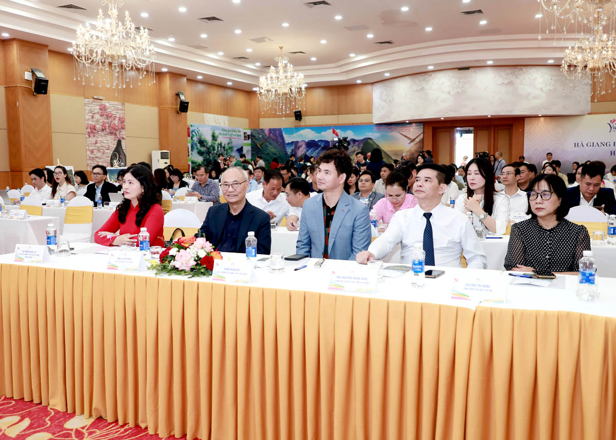 Phat-trien-du-lich-Ha-Giang-tren-cac-nen-tang-so_VietISO