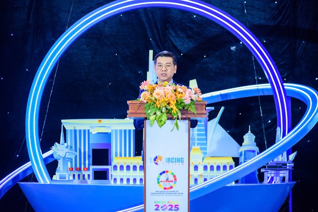 Pho-Chu-tich-UBND-TP-Ho-Chi-Minh-Nguyen-Van-Dung-phat-bieu-tai-Hoi-cho-Du-lich-quoc-te-TP-Ho-Chi-Minh-2025_vietiso.com