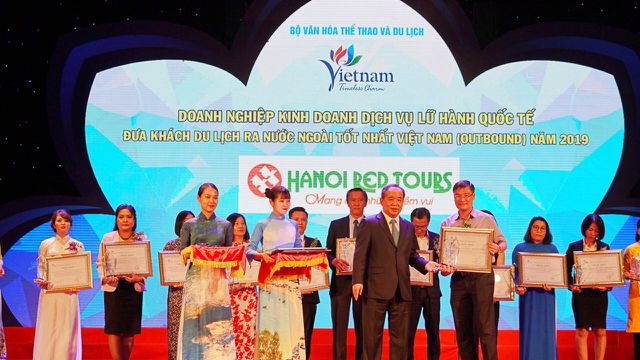 Phó Thủ tướng Vũ Đức Đam dự lễ trao giải thưởng Du lịch Việt Nam 2019