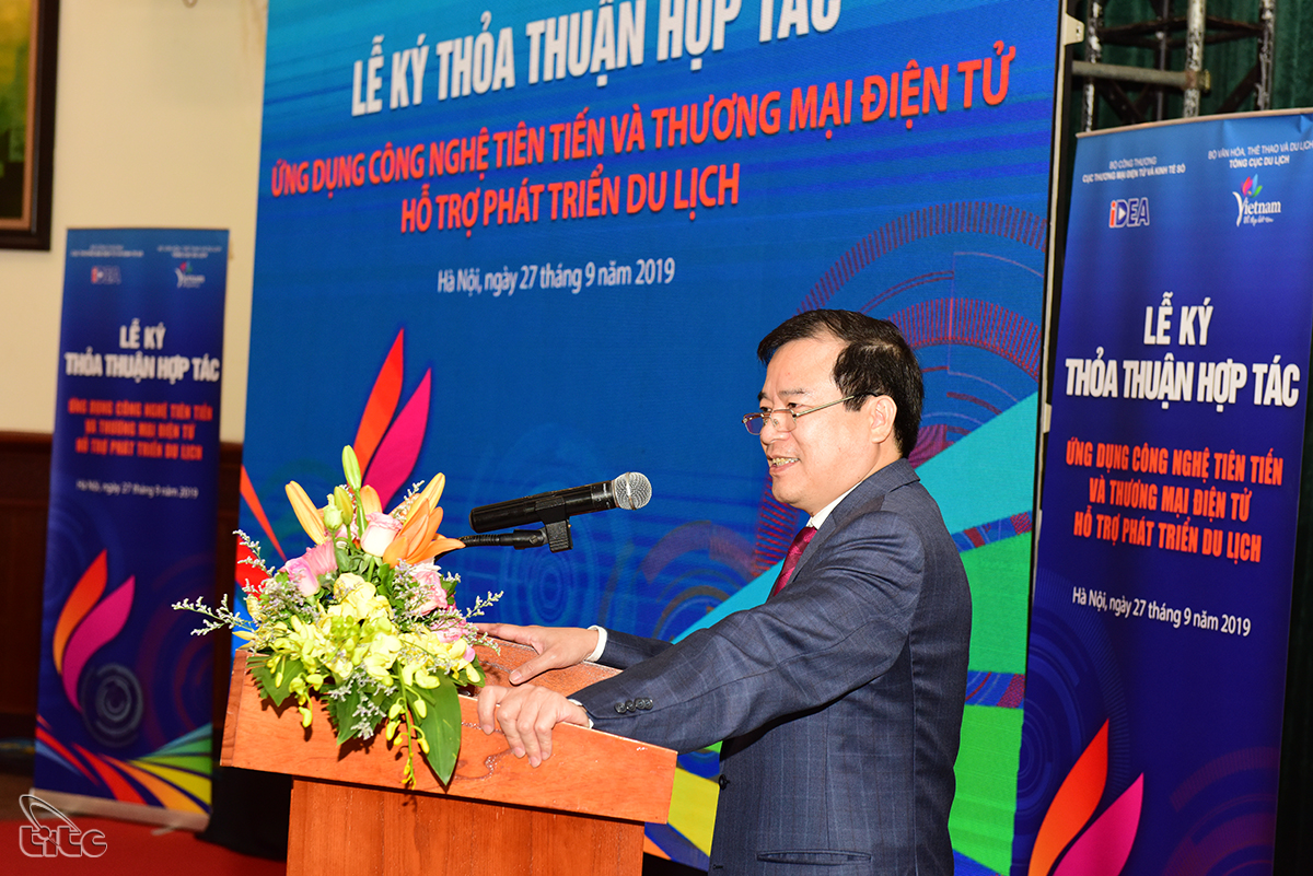 Ứng dụng công nghệ tiên tiến và thương mại điện tử trong phát triển du lịch